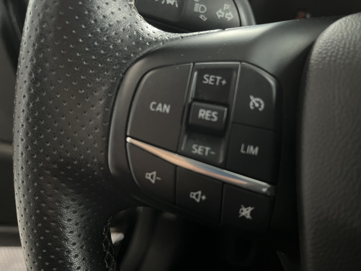 FORD FIESTA ST 1,5 200  GPS  APPLE CARPLAY KEYLESS PACK HIVER FEUX HALOGENE  BLUETOOTH HIFI B&O  REGULATEUR LIMITEUR JANTES 18  EXCELLENT ETAT