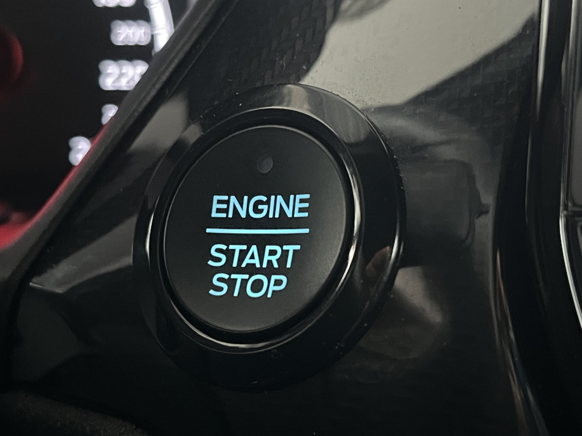 FORD FIESTA ST 1,5 200  GPS  APPLE CARPLAY KEYLESS PACK HIVER FEUX HALOGENE  BLUETOOTH HIFI B&O  REGULATEUR LIMITEUR JANTES 18  EXCELLENT ETAT