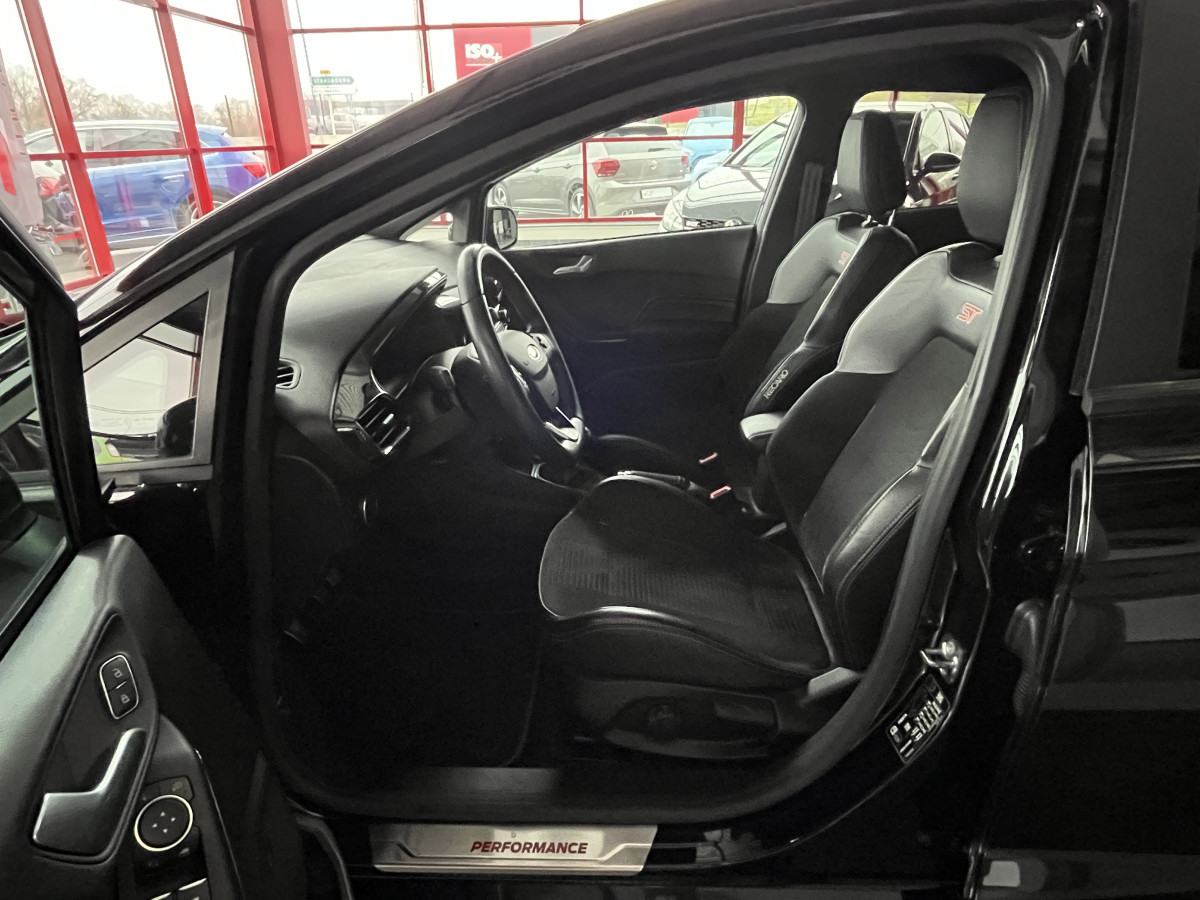 FORD FIESTA ST 1,5 200  GPS  APPLE CARPLAY KEYLESS PACK HIVER FEUX HALOGENE  BLUETOOTH HIFI B&O  REGULATEUR LIMITEUR JANTES 18  EXCELLENT ETAT