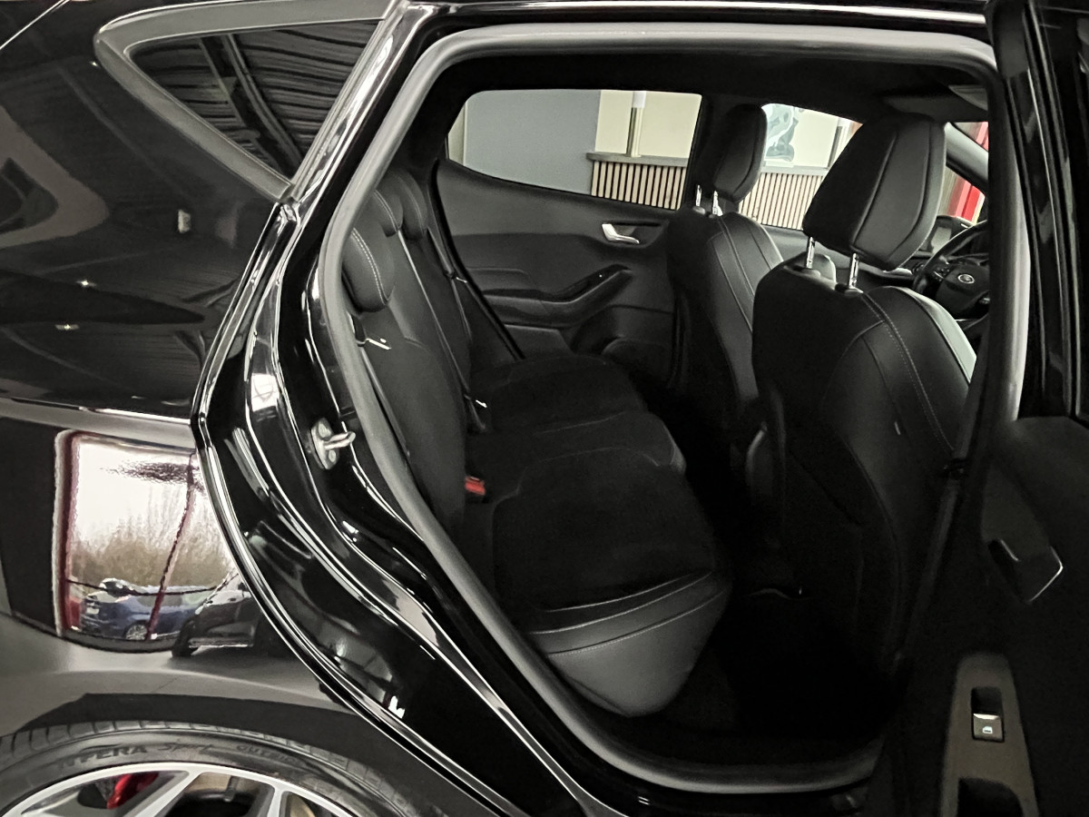 FORD FIESTA ST 1,5 200  GPS  APPLE CARPLAY KEYLESS PACK HIVER FEUX HALOGENE  BLUETOOTH HIFI B&O  REGULATEUR LIMITEUR JANTES 18  EXCELLENT ETAT