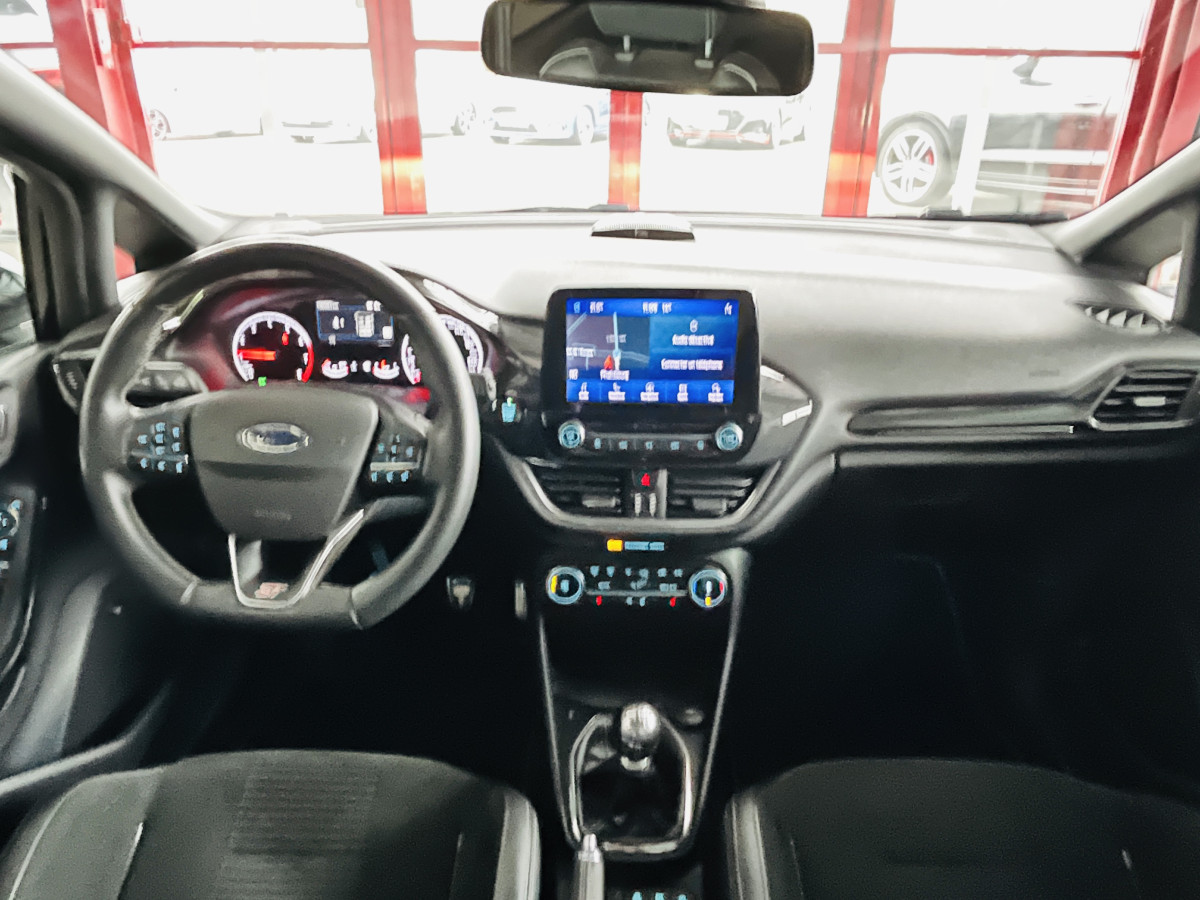 FORD FIESTA ST 1,5 200  GPS  APPLE CARPLAY KEYLESS PACK HIVER FEUX HALOGENE  BLUETOOTH HIFI B&O  REGULATEUR LIMITEUR JANTES 18  EXCELLENT ETAT