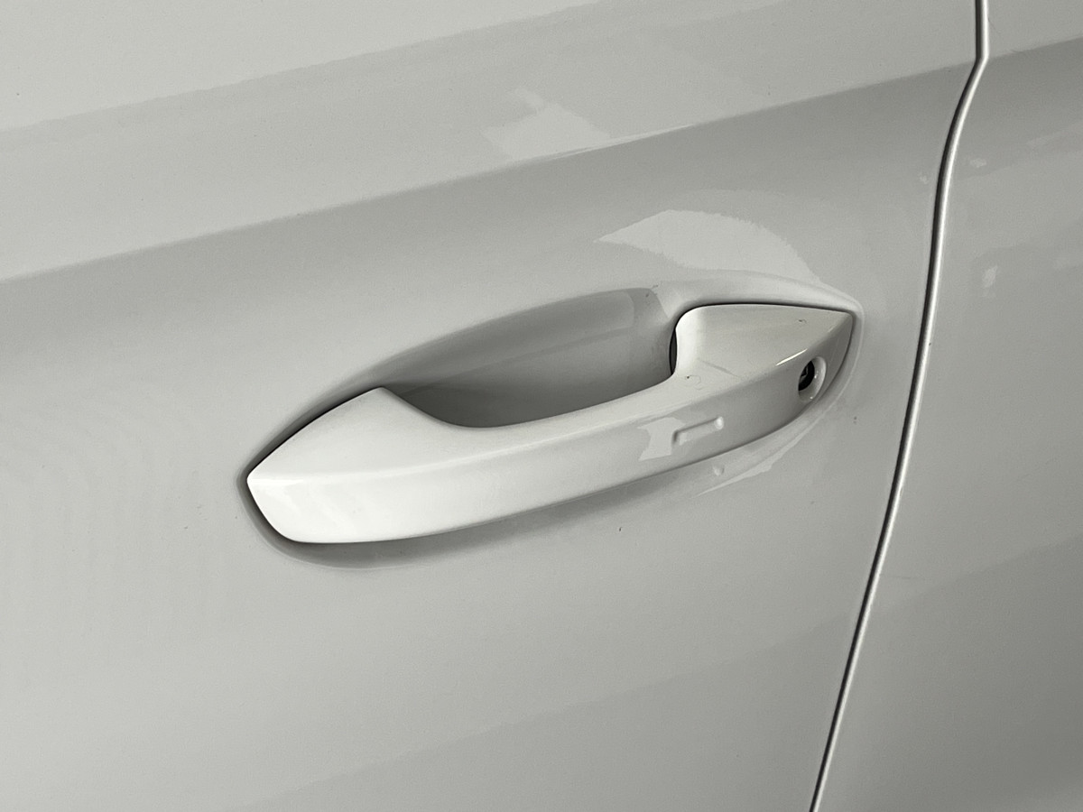 CUPRA LEON 1,4 E-HYBRID 245 DSG6 GPS  KEYLESS FULL LED VIRTUAL COCKPIT PARK PILOT DRIVE PROFILE REGULATEUR LIMITEUR EXCELLENT ETAT