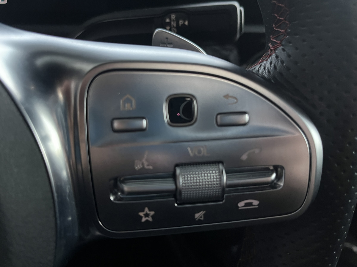 MERCEDES CLASSE A 220 2,0 190  7G-DCT  AMG LINE  TOIT PANORAMIQUE OUVRANT  APPLE CARPLAY GPS KEYLESS REGULATEUR  LIMITEUR MBUX FULL LED PACK AMG PARK PILOT JANTES 18  EXCELLENT ETAT