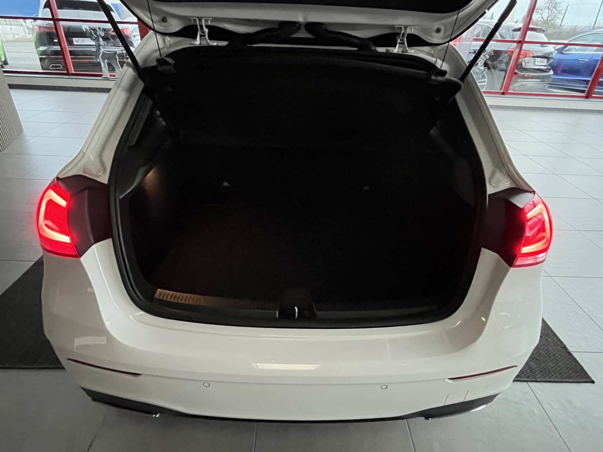 MERCEDES CLASSE A 220 2,0 190  7G-DCT  AMG LINE  TOIT PANORAMIQUE OUVRANT  APPLE CARPLAY GPS KEYLESS REGULATEUR  LIMITEUR MBUX FULL LED PACK AMG PARK PILOT JANTES 18  EXCELLENT ETAT