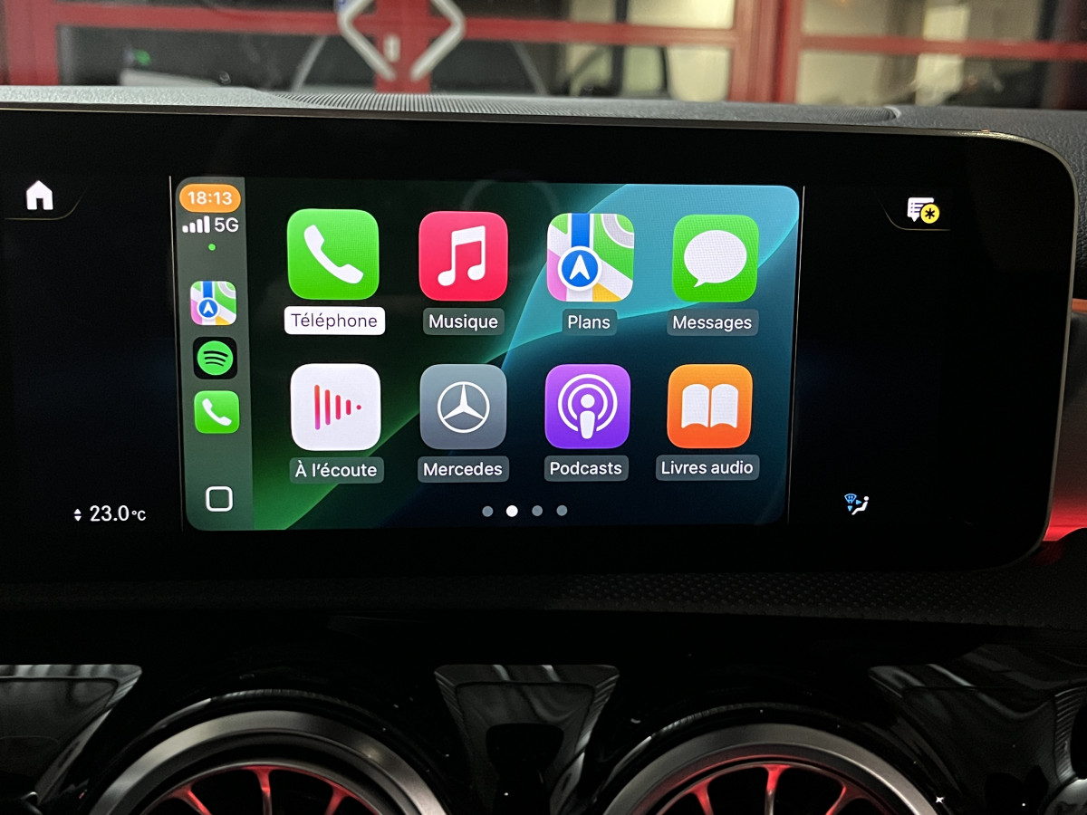 MERCEDES CLASSE A 220 2,0 190  7G-DCT  AMG LINE  TOIT PANORAMIQUE OUVRANT  APPLE CARPLAY GPS KEYLESS REGULATEUR  LIMITEUR MBUX FULL LED PACK AMG PARK PILOT JANTES 18  EXCELLENT ETAT