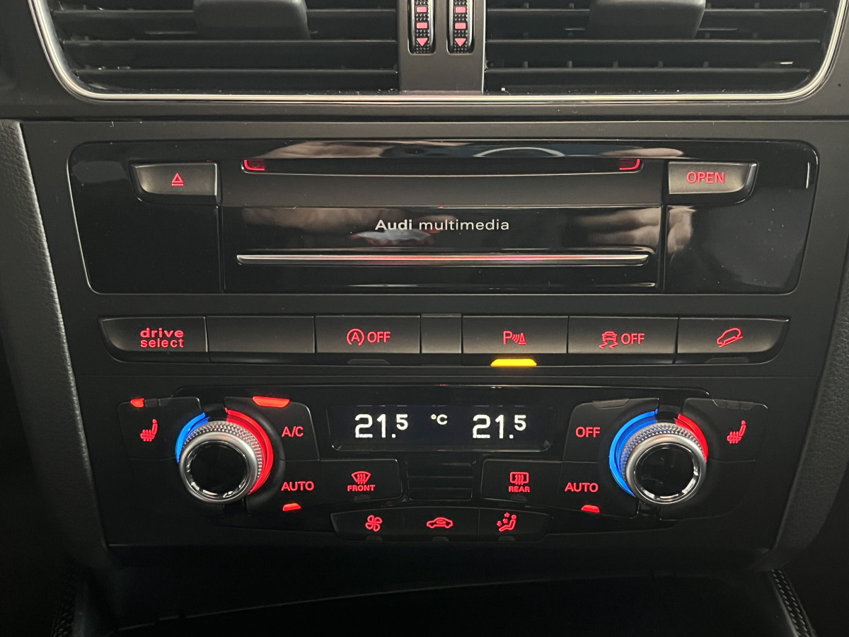 AUDI SQ5 3,0  TDI V6 326 COMPETITION BVA8 QUATTRO TOIT PANORAMIQUE ATTELAGE ELECTRIQUE GPS CAMERA HIFI B&O KEYLESS CARBON   REGULATEUR ADAPTATIF BI-XENON CHAUFFAGE ADDITIONNEL  PARK PILOT  DRIVE SELECT JANTE 21 FULL OPTIONS  EXCELLENT ETAT