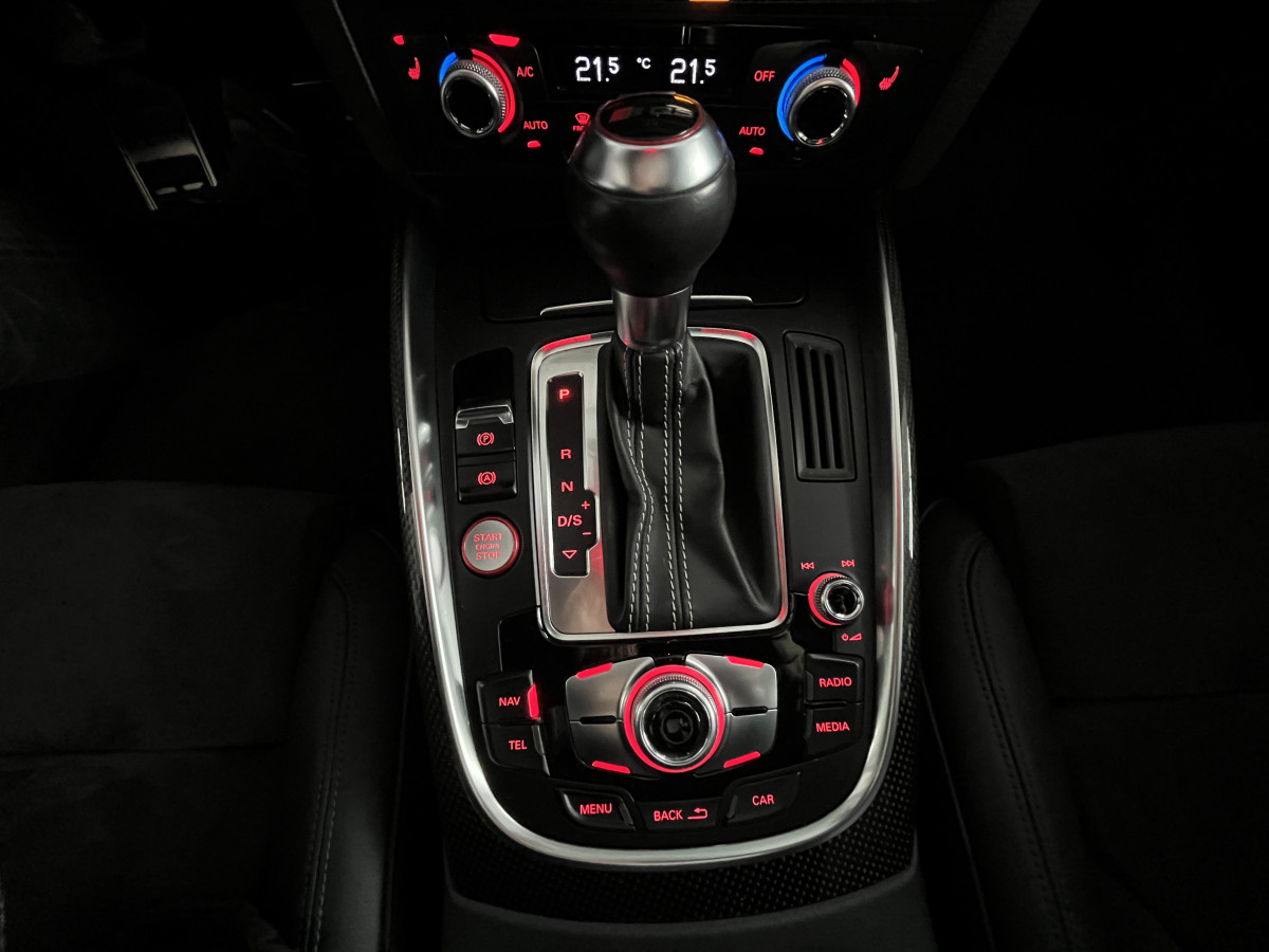 AUDI SQ5 3,0  TDI V6 326 COMPETITION BVA8 QUATTRO TOIT PANORAMIQUE ATTELAGE ELECTRIQUE GPS CAMERA HIFI B&O KEYLESS CARBON   REGULATEUR ADAPTATIF BI-XENON CHAUFFAGE ADDITIONNEL  PARK PILOT  DRIVE SELECT JANTE 21 FULL OPTIONS  EXCELLENT ETAT