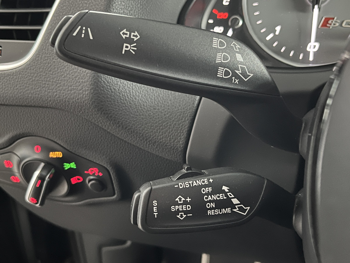 AUDI SQ5 3,0  TDI V6 326 COMPETITION BVA8 QUATTRO TOIT PANORAMIQUE ATTELAGE ELECTRIQUE GPS CAMERA HIFI B&O KEYLESS CARBON   REGULATEUR ADAPTATIF BI-XENON CHAUFFAGE ADDITIONNEL  PARK PILOT  DRIVE SELECT JANTE 21 FULL OPTIONS  EXCELLENT ETAT