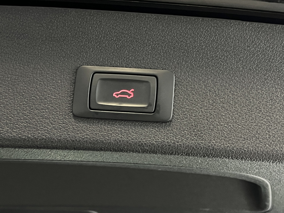 AUDI SQ5 3,0  TDI V6 326 COMPETITION BVA8 QUATTRO TOIT PANORAMIQUE ATTELAGE ELECTRIQUE GPS CAMERA HIFI B&O KEYLESS CARBON   REGULATEUR ADAPTATIF BI-XENON CHAUFFAGE ADDITIONNEL  PARK PILOT  DRIVE SELECT JANTE 21 FULL OPTIONS  EXCELLENT ETAT