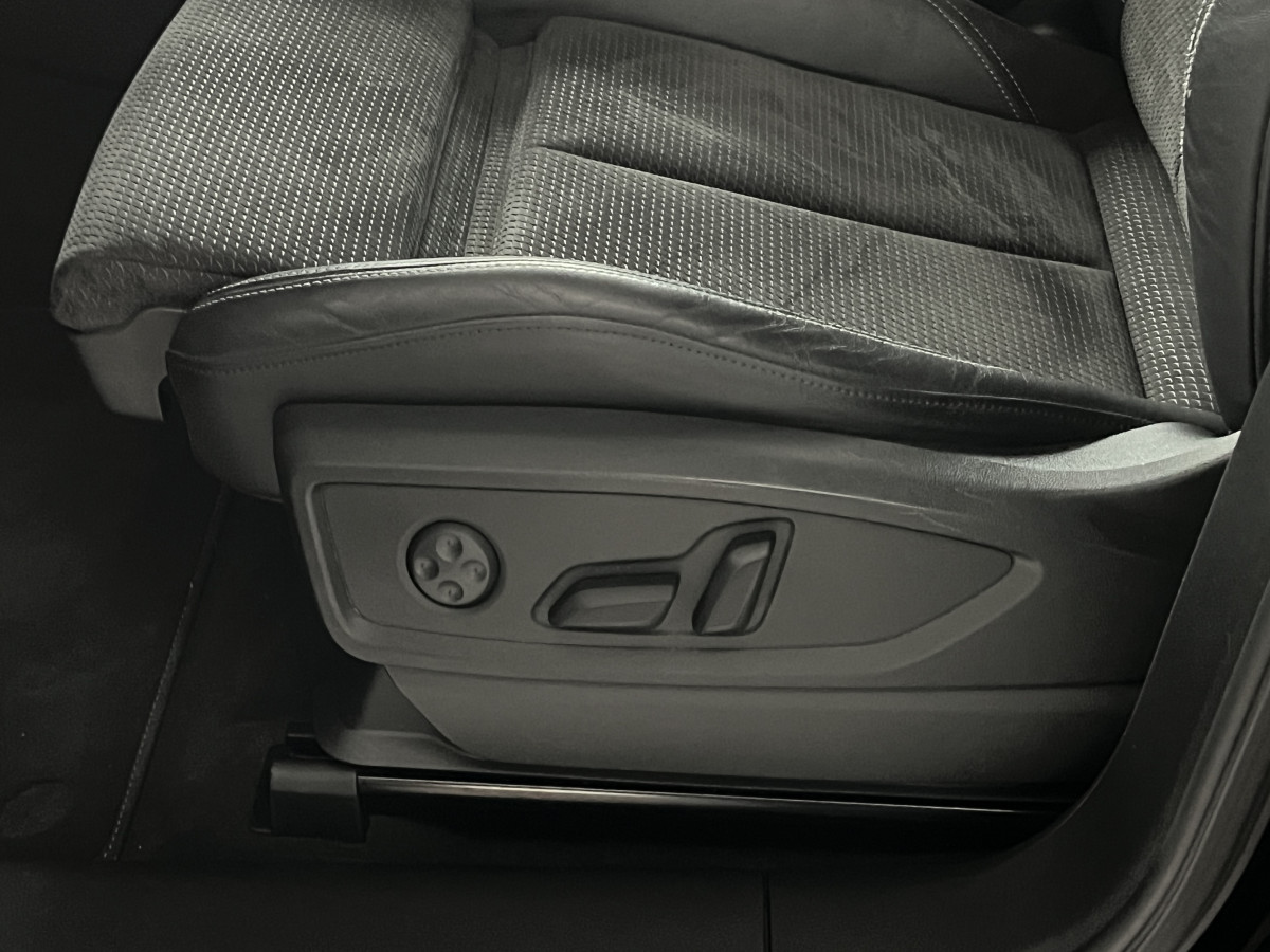 AUDI SQ5 3,0  TDI V6 347 BVA8 QUATTRO TOIT PANORAMIQUE OUVRANT  GPS CAMERA APPLE CARPLAY HIFI B&O KEYLESS  REGULATEUR ADAPTATIF FEUX MATRIX LED   PARK PILOT  DRIVE SELECT JANTE 21 FULL OPTIONS  EXCELLENT ETAT