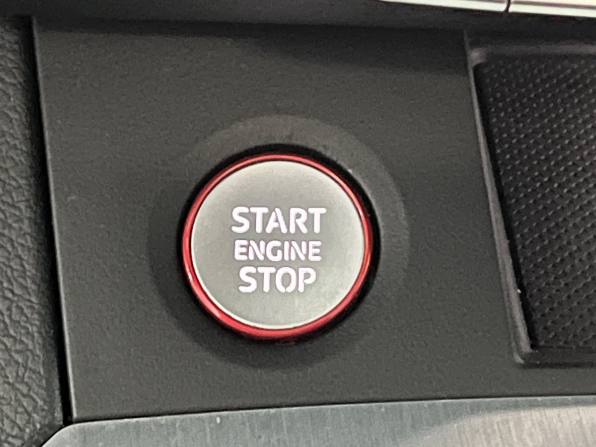 AUDI SQ5 3,0  TDI V6 347 BVA8 QUATTRO TOIT PANORAMIQUE OUVRANT  GPS CAMERA APPLE CARPLAY HIFI B&O KEYLESS  REGULATEUR ADAPTATIF FEUX MATRIX LED   PARK PILOT  DRIVE SELECT JANTE 21 FULL OPTIONS  EXCELLENT ETAT