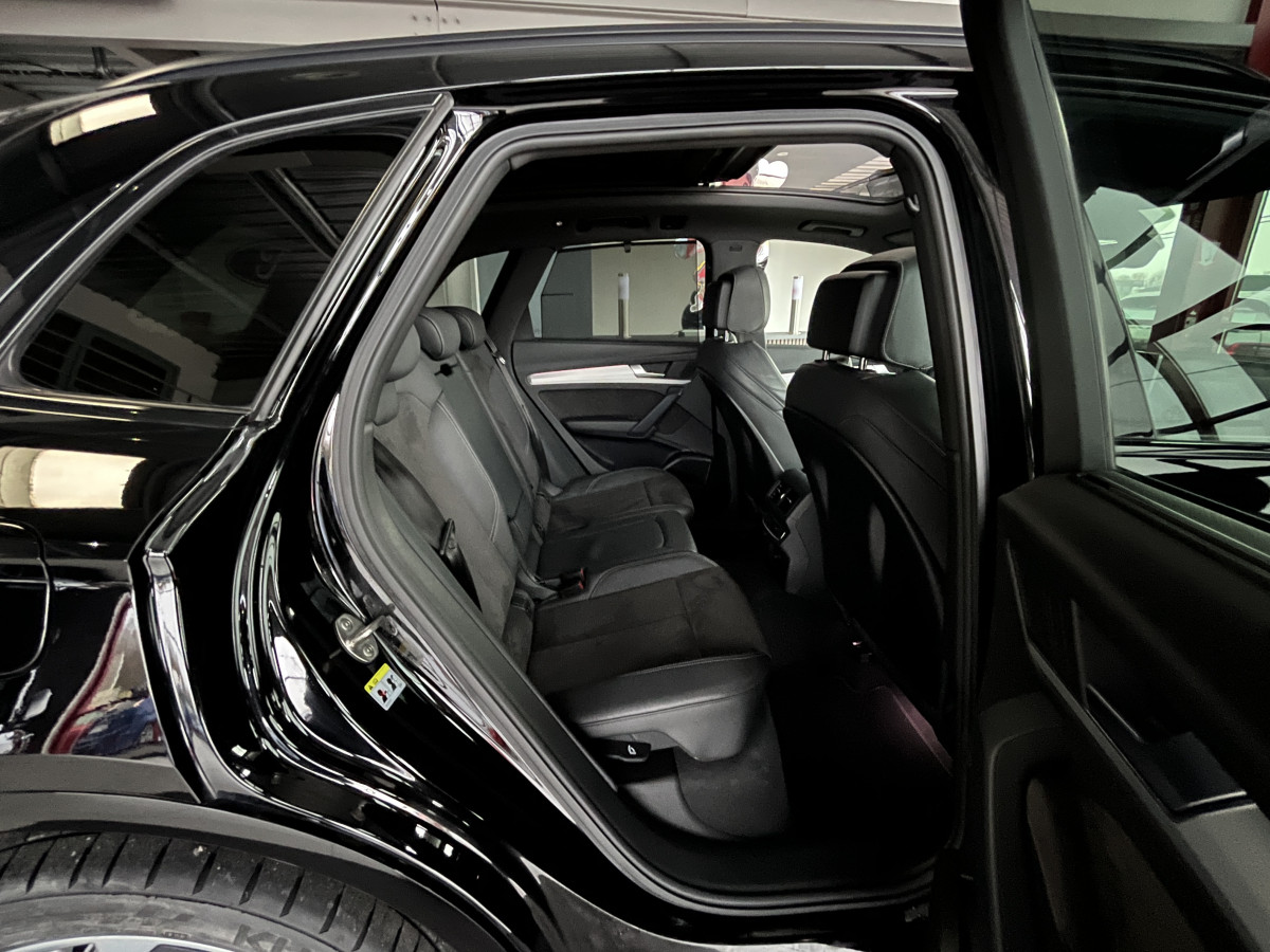 AUDI SQ5 3,0  TDI V6 347 BVA8 QUATTRO TOIT PANORAMIQUE OUVRANT  GPS CAMERA APPLE CARPLAY HIFI B&O KEYLESS  REGULATEUR ADAPTATIF FEUX MATRIX LED   PARK PILOT  DRIVE SELECT JANTE 21 FULL OPTIONS  EXCELLENT ETAT