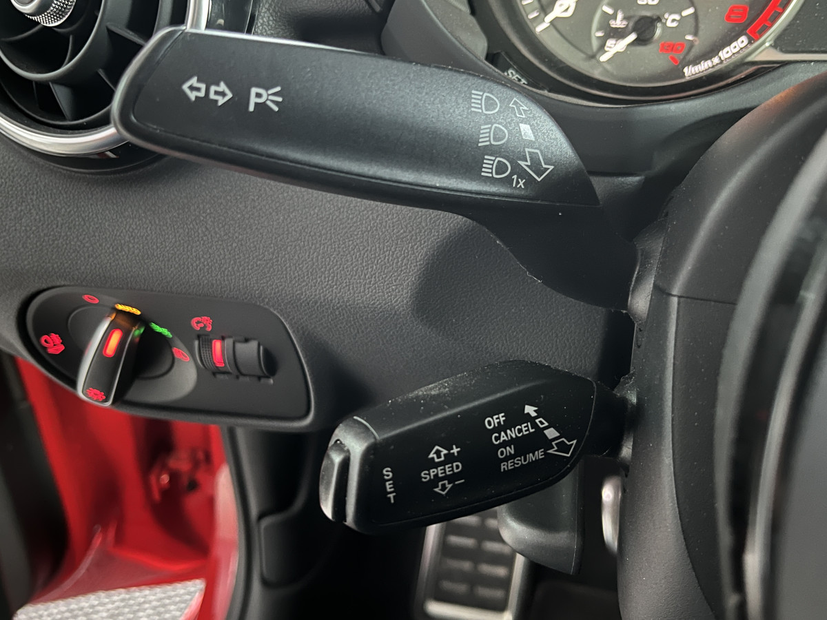 AUDI S1 SPORTBACK 2,0 TFSI  231 QUATTRO GPS KEYLESS  DRIVE SELECT JANTES ALU 18 BI-XENON REGULATEUR HIFI BOSE EXCELLENT ETAT