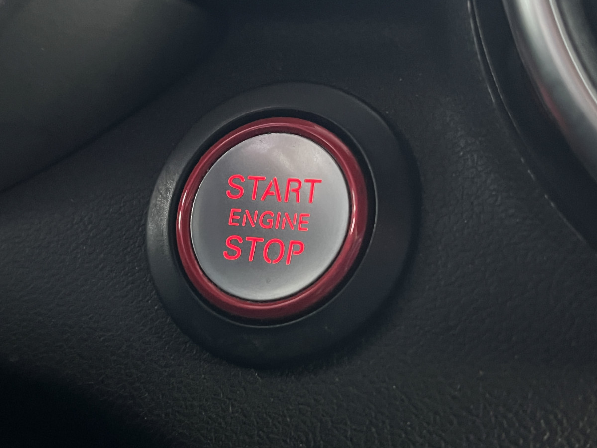 AUDI S1 SPORTBACK 2,0 TFSI  231 QUATTRO GPS KEYLESS  DRIVE SELECT JANTES ALU 18 BI-XENON REGULATEUR HIFI BOSE EXCELLENT ETAT