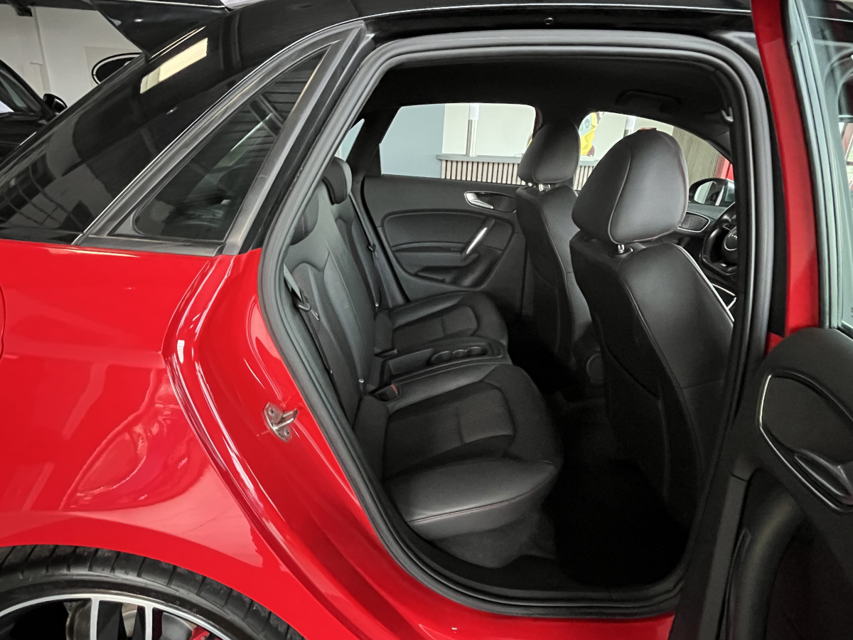 AUDI S1 SPORTBACK 2,0 TFSI  231 QUATTRO GPS KEYLESS  DRIVE SELECT JANTES ALU 18 BI-XENON REGULATEUR HIFI BOSE EXCELLENT ETAT