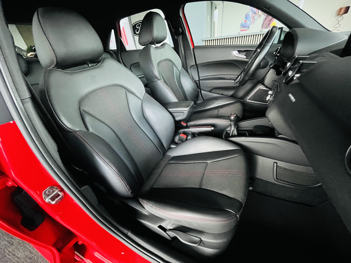 AUDI S1 SPORTBACK 2,0 TFSI  231 QUATTRO GPS KEYLESS  DRIVE SELECT JANTES ALU 18 BI-XENON REGULATEUR HIFI BOSE EXCELLENT ETAT