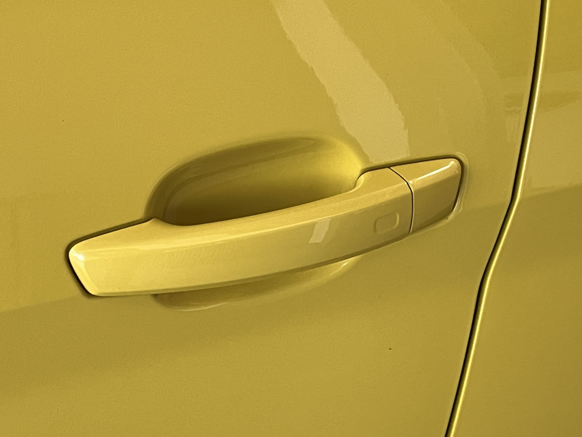 AUDI A1 SPORTBACK  40 TFSI 2,0  200  FULL S-LINE S-TRONIC 6  GPS ANDROID APPLE CARPLAY KEYLESS FULL LED REGULATEUR ADAPTATIF LIMITEUR  DRIVE SELECT DIGITAL HIFI B&O COCKPIT PARK PILOT JANTES ALU 18  EXCELLENT ETAT