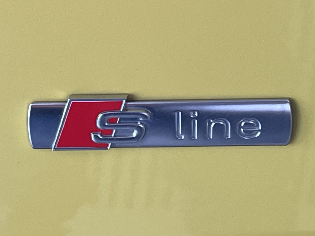 AUDI A1 SPORTBACK  40 TFSI 2,0  200  FULL S-LINE S-TRONIC 6  GPS ANDROID APPLE CARPLAY KEYLESS FULL LED REGULATEUR ADAPTATIF LIMITEUR  DRIVE SELECT DIGITAL HIFI B&O COCKPIT PARK PILOT JANTES ALU 18  EXCELLENT ETAT