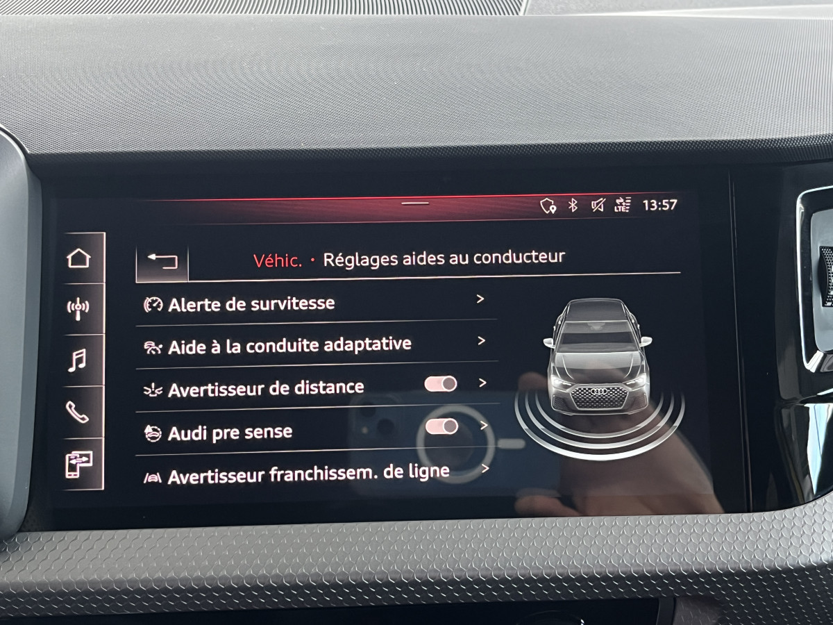 AUDI A1 SPORTBACK  40 TFSI 2,0  200  FULL S-LINE S-TRONIC 6  GPS ANDROID APPLE CARPLAY KEYLESS FULL LED REGULATEUR ADAPTATIF LIMITEUR  DRIVE SELECT DIGITAL HIFI B&O COCKPIT PARK PILOT JANTES ALU 18  EXCELLENT ETAT