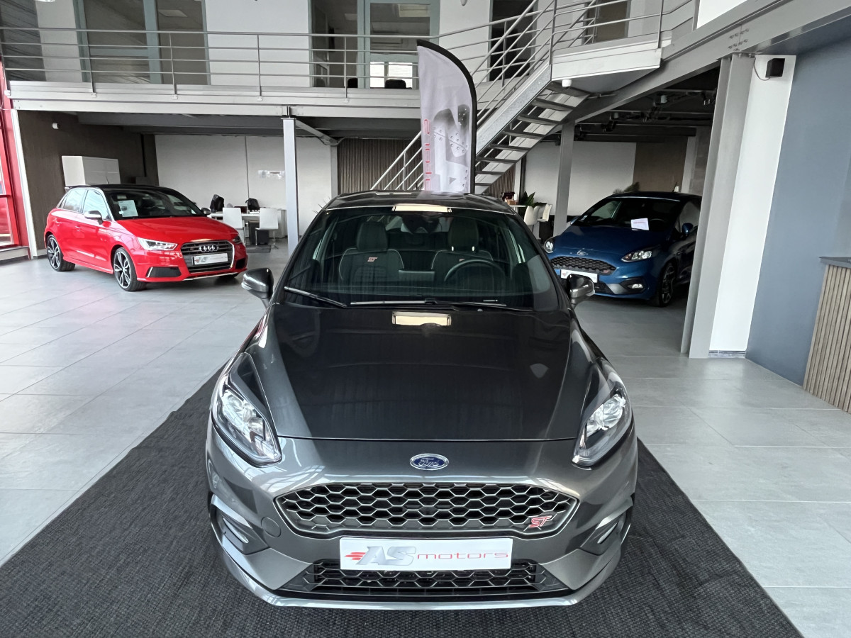 FORD FIESTA ST 1,5 200  GPS ANDROID APPLE CARPLAY FEUX HALOGENE PARK PILOT  BLUETOOTH REGULATEUR LIMITEUR EXCELLENT ETAT