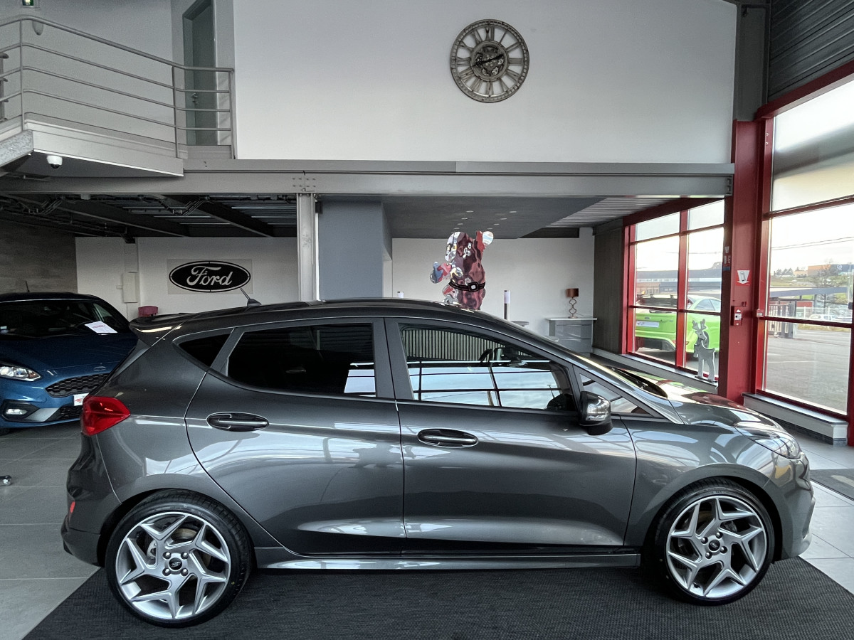 FORD FIESTA ST 1,5 200  GPS ANDROID APPLE CARPLAY FEUX HALOGENE PARK PILOT  BLUETOOTH REGULATEUR LIMITEUR EXCELLENT ETAT
