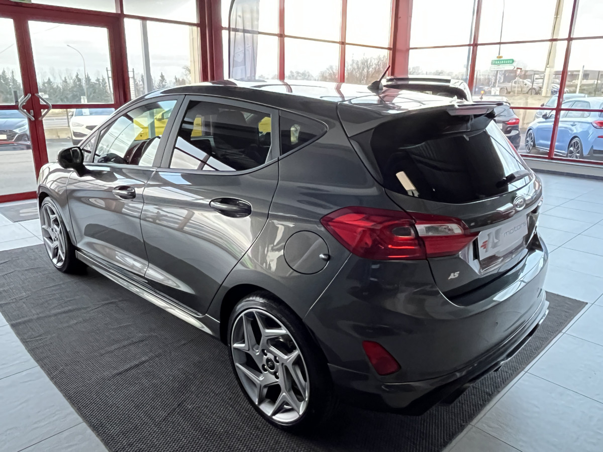 FORD FIESTA ST 1,5 200  GPS ANDROID APPLE CARPLAY FEUX HALOGENE PARK PILOT  BLUETOOTH REGULATEUR LIMITEUR EXCELLENT ETAT