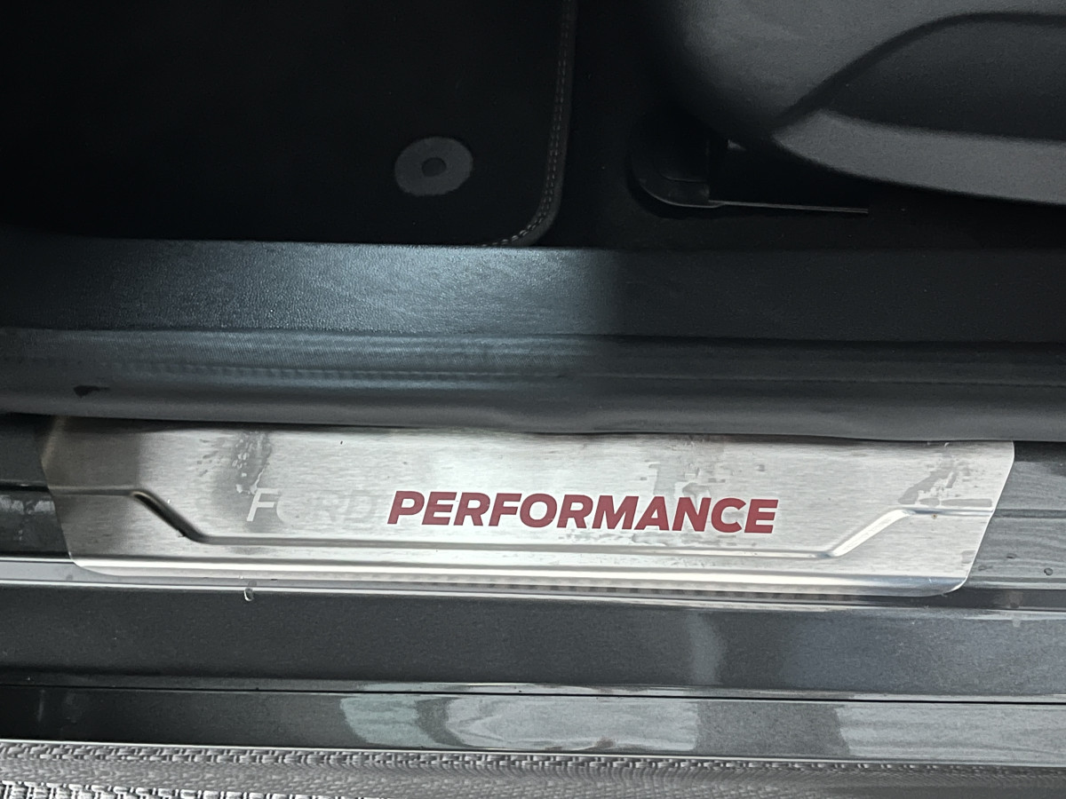 FORD FIESTA ST 1,5 200  GPS ANDROID APPLE CARPLAY FEUX HALOGENE PARK PILOT  BLUETOOTH REGULATEUR LIMITEUR EXCELLENT ETAT