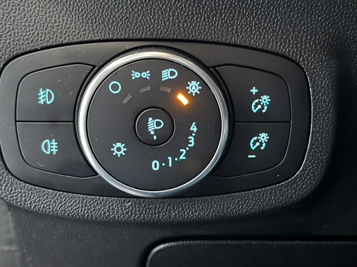 FORD FIESTA ST 1,5 200  GPS ANDROID APPLE CARPLAY FEUX HALOGENE PARK PILOT  BLUETOOTH REGULATEUR LIMITEUR EXCELLENT ETAT