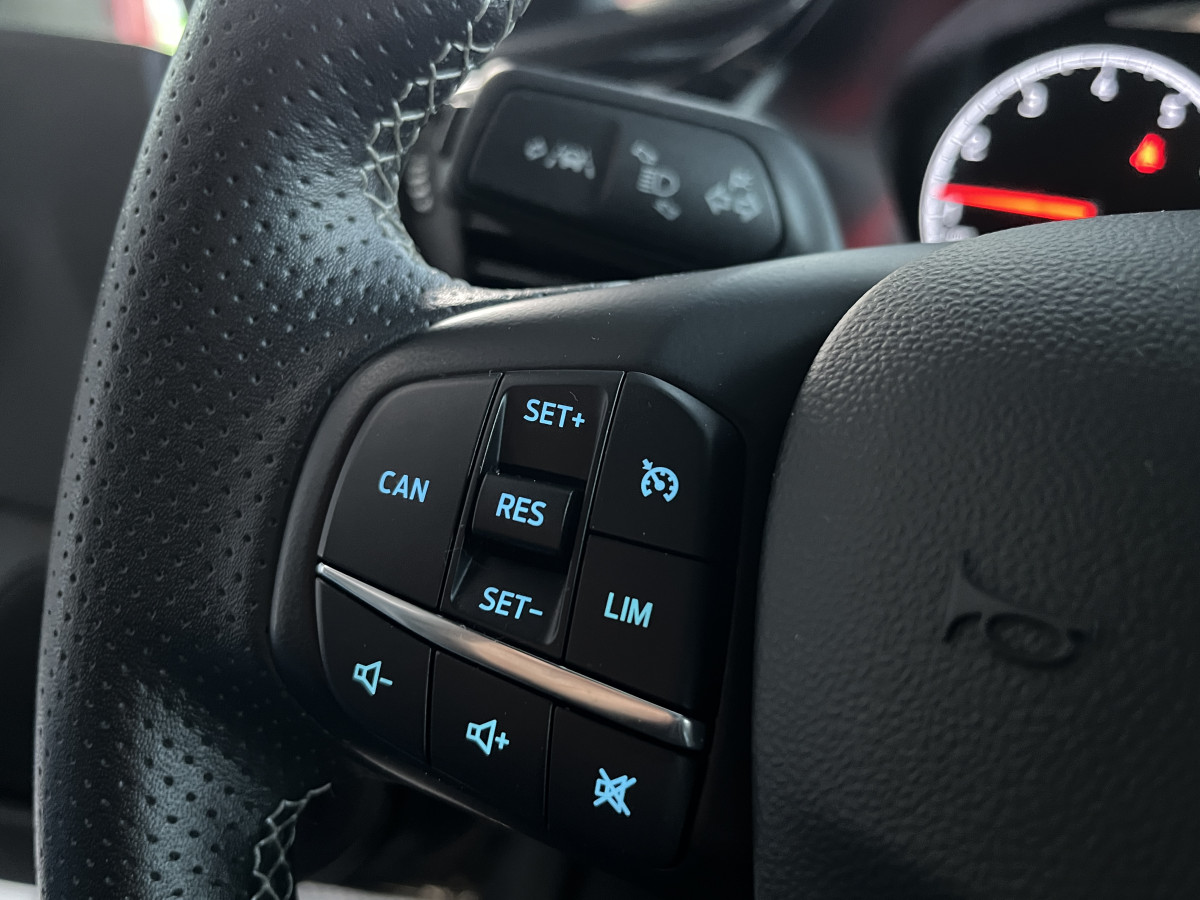 FORD FIESTA ST 1,5 200  GPS ANDROID APPLE CARPLAY FEUX HALOGENE PARK PILOT  BLUETOOTH REGULATEUR LIMITEUR EXCELLENT ETAT