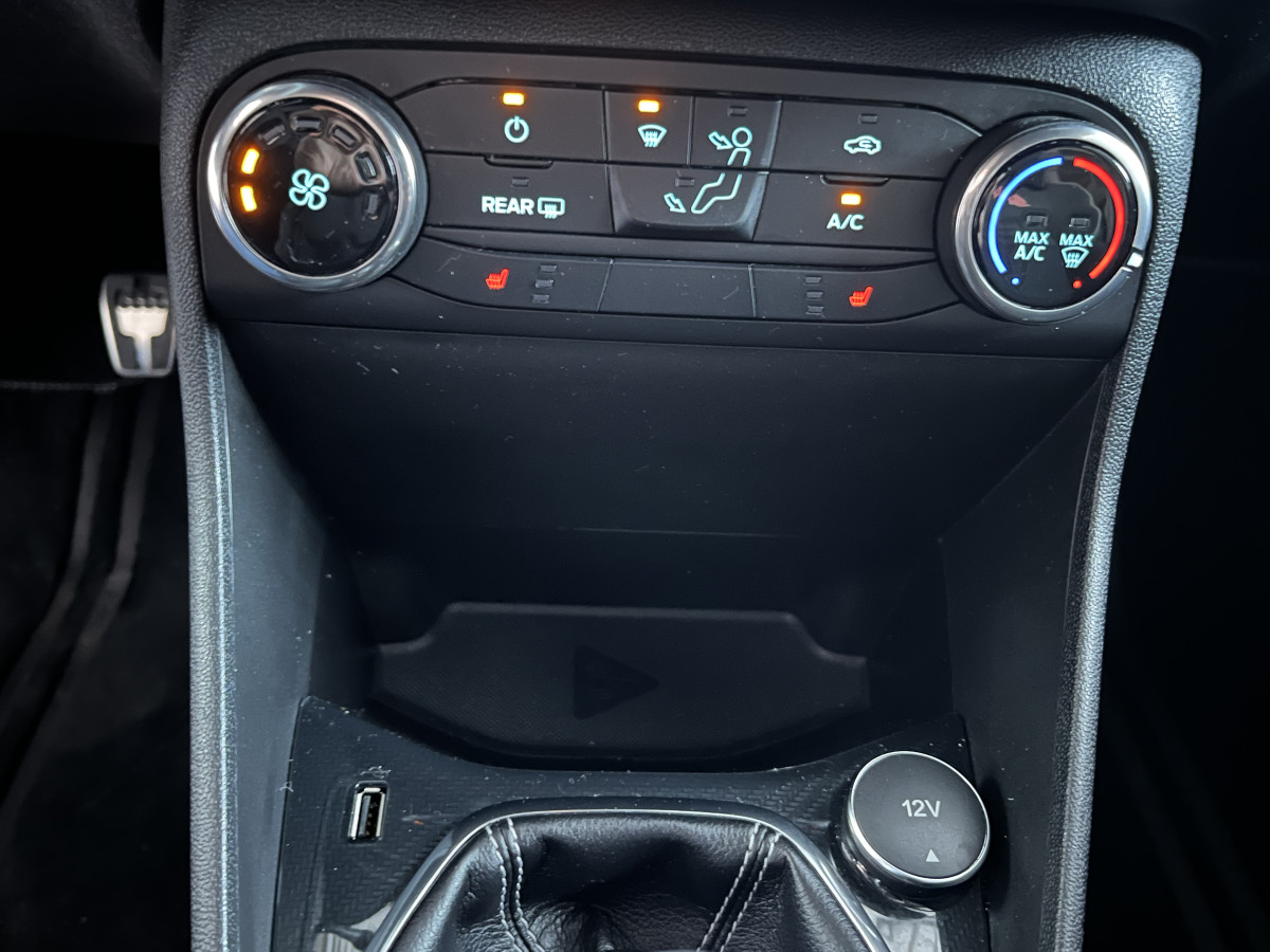 FORD FIESTA ST 1,5 200  GPS ANDROID APPLE CARPLAY FEUX HALOGENE PARK PILOT  BLUETOOTH REGULATEUR LIMITEUR EXCELLENT ETAT