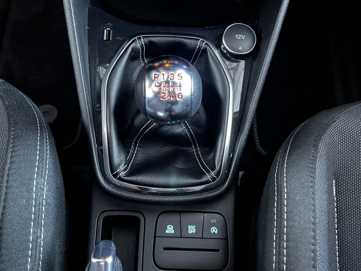 FORD FIESTA ST 1,5 200  GPS ANDROID APPLE CARPLAY FEUX HALOGENE PARK PILOT  BLUETOOTH REGULATEUR LIMITEUR EXCELLENT ETAT