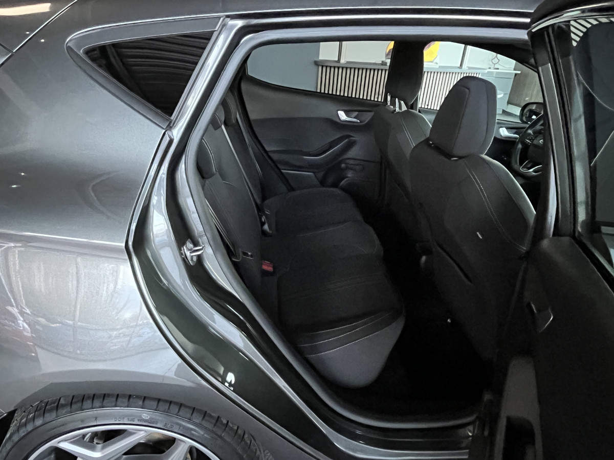 FORD FIESTA ST 1,5 200  GPS ANDROID APPLE CARPLAY FEUX HALOGENE PARK PILOT  BLUETOOTH REGULATEUR LIMITEUR EXCELLENT ETAT