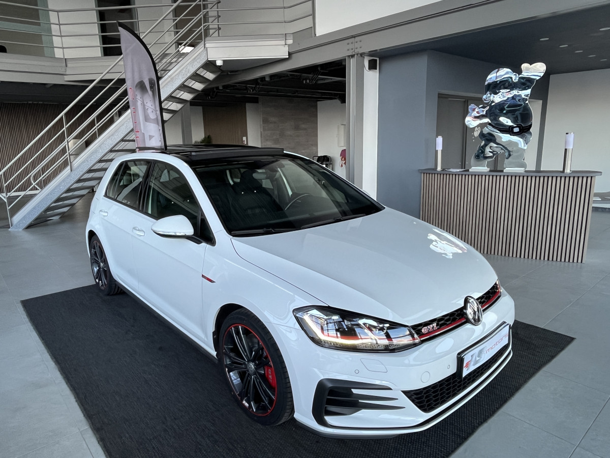 VOLKSWAGEN GOLF 7 2,0 TSI 245 PERFORMANCE  TOIT PANORAMIQUE GPS DRIVE SELECT PARK PILOT  FULL LED AUTO HOLD  JANTES 18 DIGITAL COCKPIT EXCELLENT ETAT
