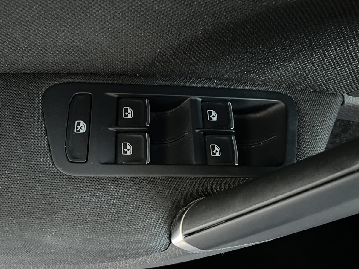 VOLKSWAGEN GOLF 7 2,0 TSI 245 PERFORMANCE  TOIT PANORAMIQUE GPS DRIVE SELECT PARK PILOT  FULL LED AUTO HOLD  JANTES 18 DIGITAL COCKPIT EXCELLENT ETAT