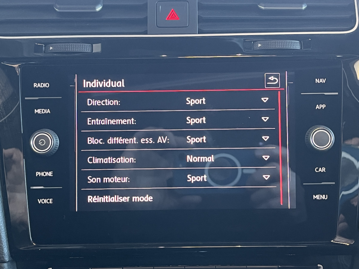 VOLKSWAGEN GOLF 7 2,0 TSI 245 PERFORMANCE  TOIT PANORAMIQUE GPS DRIVE SELECT PARK PILOT  FULL LED AUTO HOLD  JANTES 18 DIGITAL COCKPIT EXCELLENT ETAT