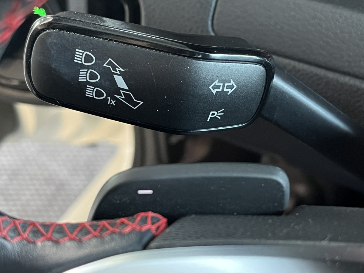 VOLKSWAGEN GOLF 7 2,0 TSI 245 PERFORMANCE  TOIT PANORAMIQUE GPS DRIVE SELECT PARK PILOT  FULL LED AUTO HOLD  JANTES 18 DIGITAL COCKPIT EXCELLENT ETAT