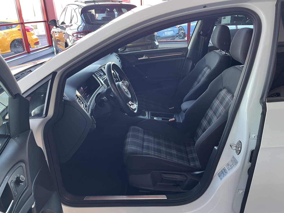 VOLKSWAGEN GOLF 7 2,0 TSI 245 PERFORMANCE  TOIT PANORAMIQUE GPS DRIVE SELECT PARK PILOT  FULL LED AUTO HOLD  JANTES 18 DIGITAL COCKPIT EXCELLENT ETAT