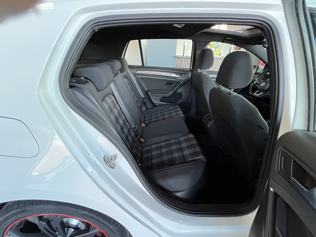 VOLKSWAGEN GOLF 7 2,0 TSI 245 PERFORMANCE  TOIT PANORAMIQUE GPS DRIVE SELECT PARK PILOT  FULL LED AUTO HOLD  JANTES 18 DIGITAL COCKPIT EXCELLENT ETAT