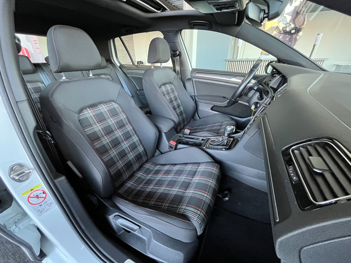 VOLKSWAGEN GOLF 7 2,0 TSI 245 PERFORMANCE  TOIT PANORAMIQUE GPS DRIVE SELECT PARK PILOT  FULL LED AUTO HOLD  JANTES 18 DIGITAL COCKPIT EXCELLENT ETAT