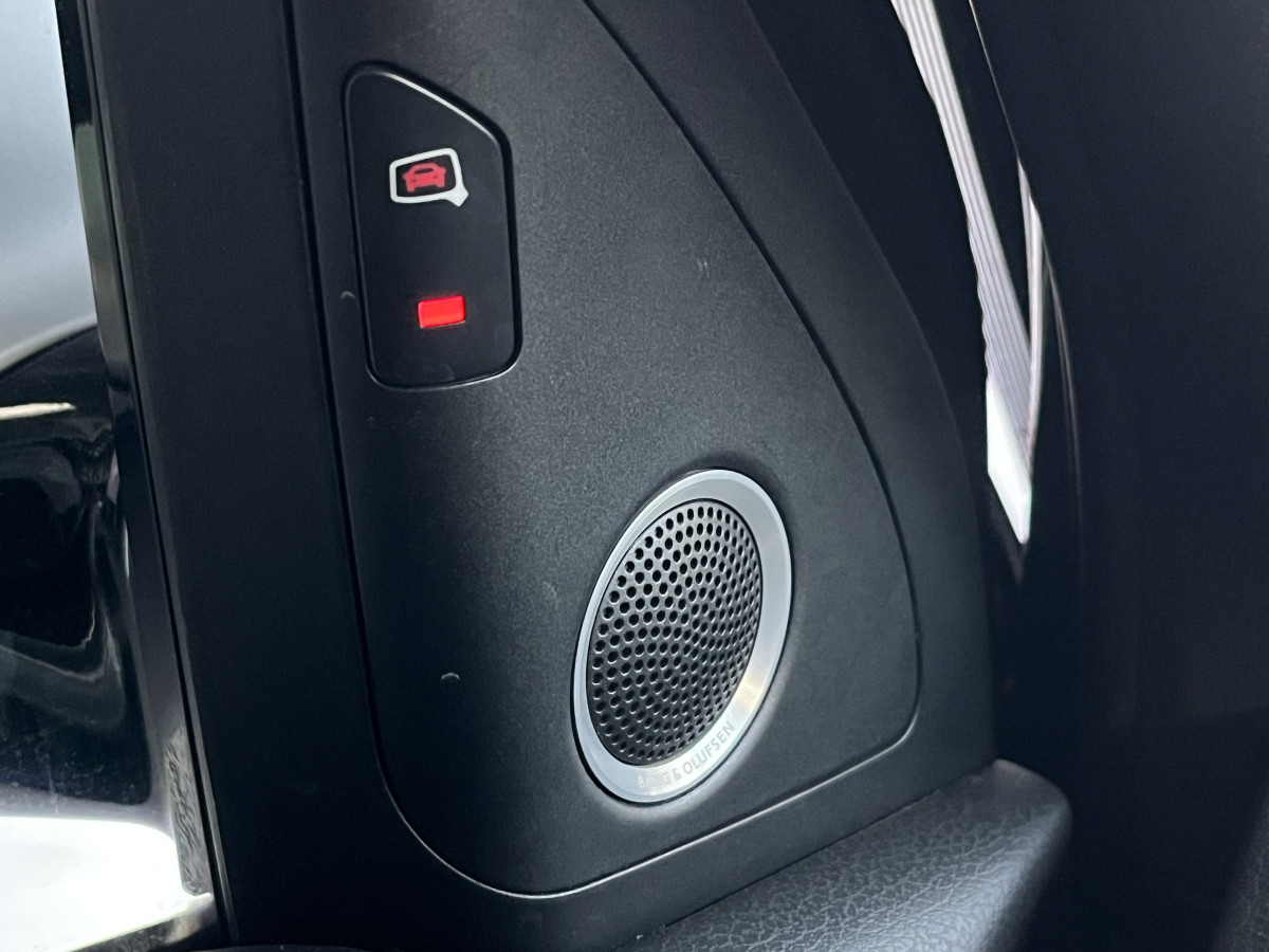 AUDI SQ5 3,0  TDI V6 326 COMPETITION BVA8 QUATTRO TOIT PANORAMIQUE ATTELAGE ELECTRIQUE GPS CAMERA HIFI B&O KEYLESS  REGULATEUR ADAPTATIF BI-XENON  PARK PILOT  DRIVE SELECT JANTE 21 FULL OPTIONS  EXCELLENT ETAT