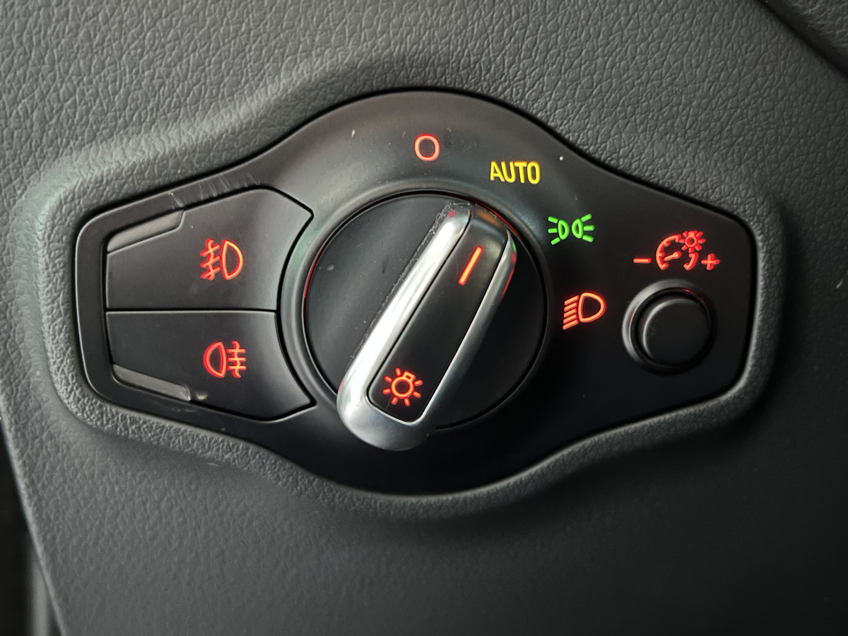 AUDI SQ5 3,0  TDI V6 326 COMPETITION BVA8 QUATTRO TOIT PANORAMIQUE ATTELAGE ELECTRIQUE GPS CAMERA HIFI B&O KEYLESS  REGULATEUR ADAPTATIF BI-XENON  PARK PILOT  DRIVE SELECT JANTE 21 FULL OPTIONS  EXCELLENT ETAT